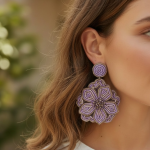 Pendiente artesanal morado flor